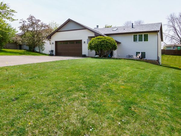 17025 Gannon Way W, Rosemount, MN 55068