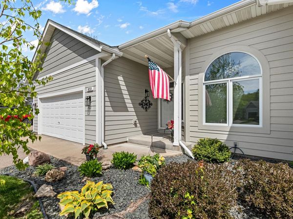 833 Southcross Drive E, Burnsville, MN 55306