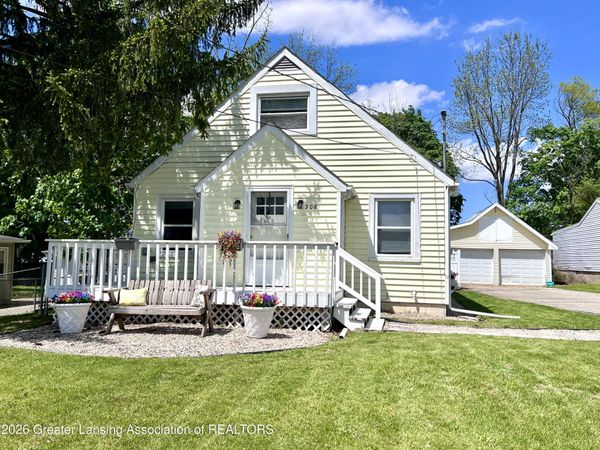 306 W Madison Street, DeWitt, MI 48820