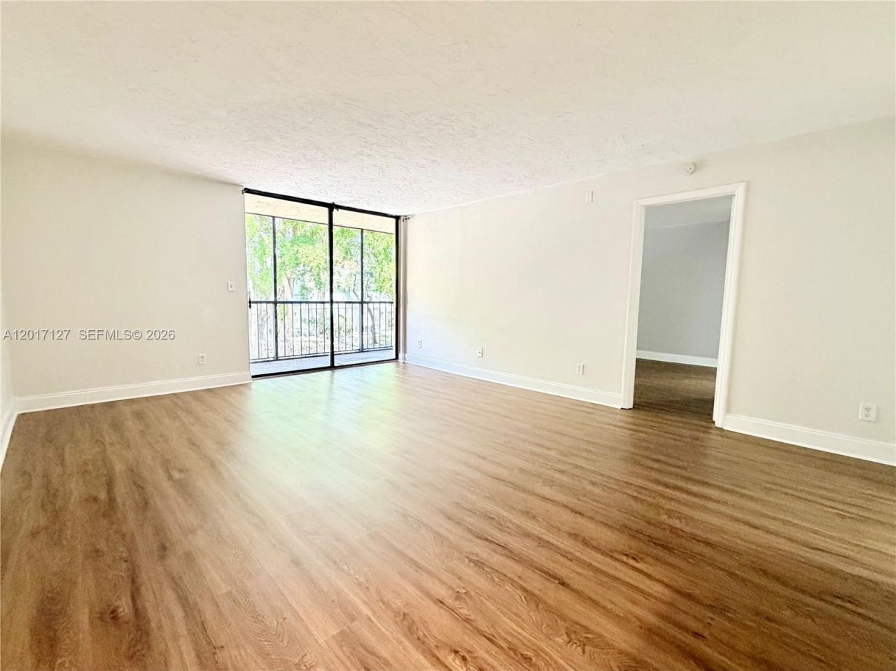 450 Commodore Dr, Unit 214, Plantation, FL 33325 Photo