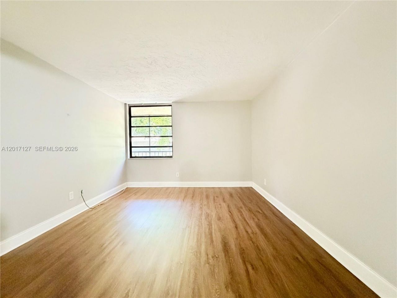 450 Commodore Dr, Unit 214, Plantation, FL 33325 Photo
