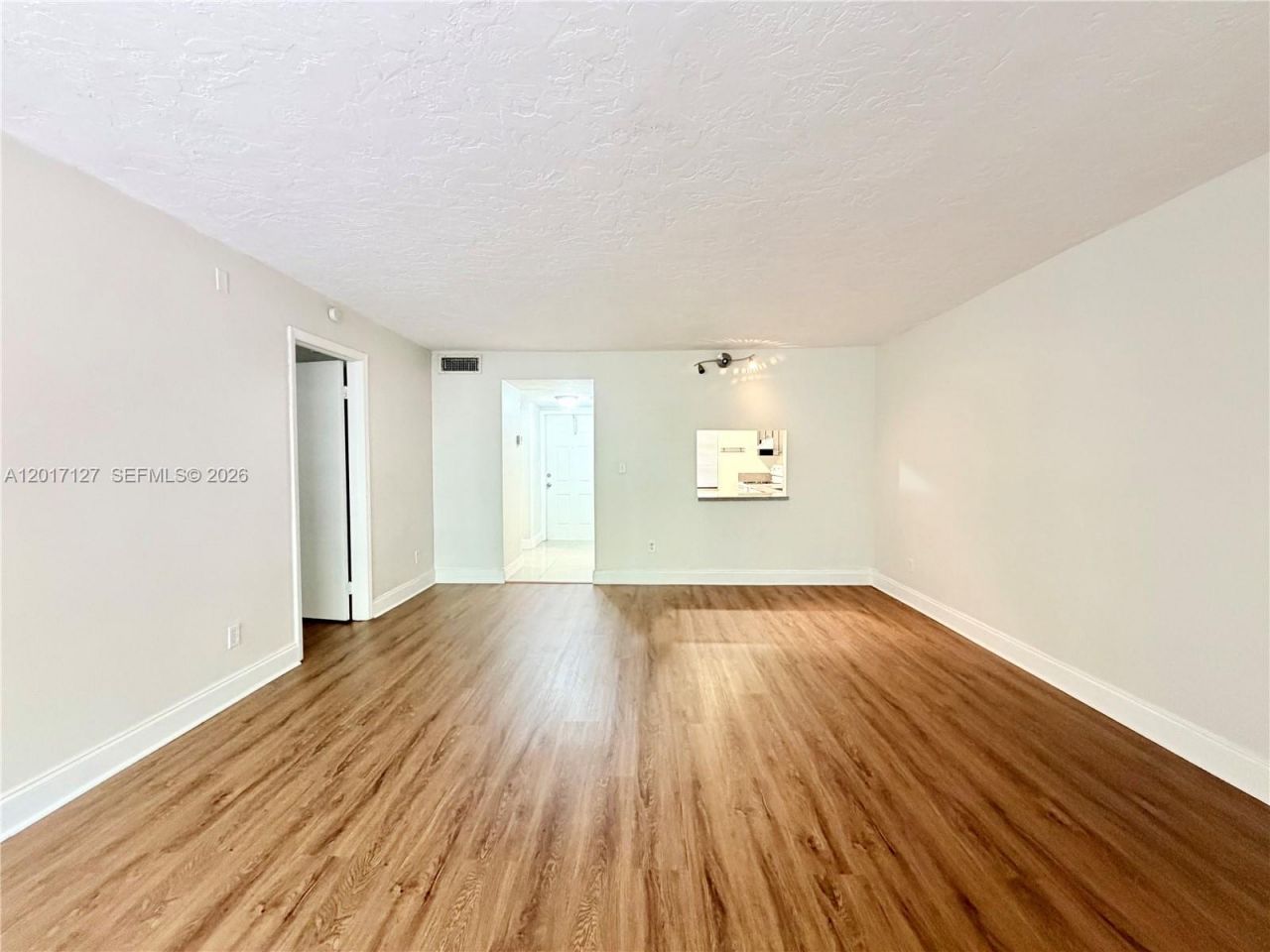 450 Commodore Dr, Unit 214, Plantation, FL 33325 Photo