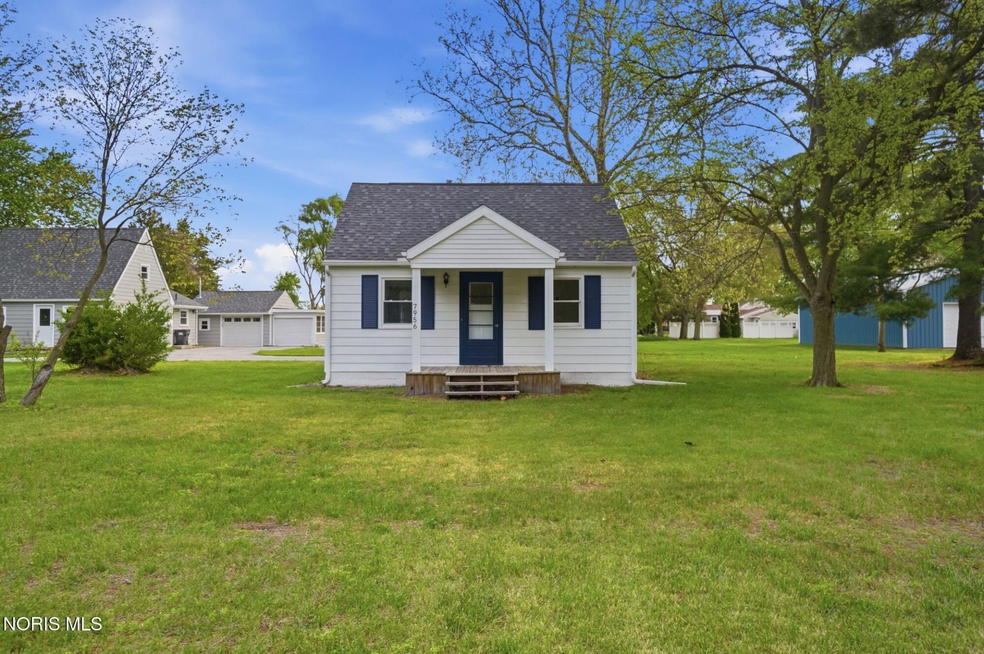 7956 Hill Avenue, Holland, OH 43528 Main Photo