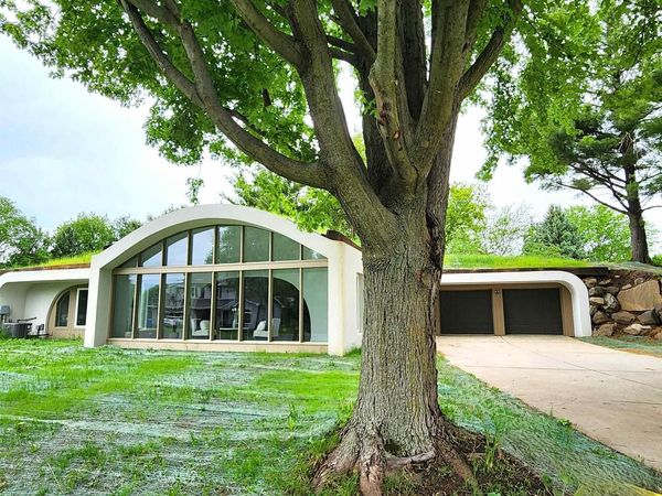 3486 Whytecliff Way, Sun Prairie, WI 53590