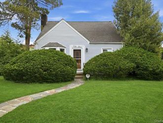 53 Edgeworth Street  Valley Stream, NY 11581
