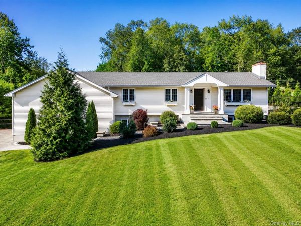 7 Anna D Court, Hopewell Junction, NY 12533