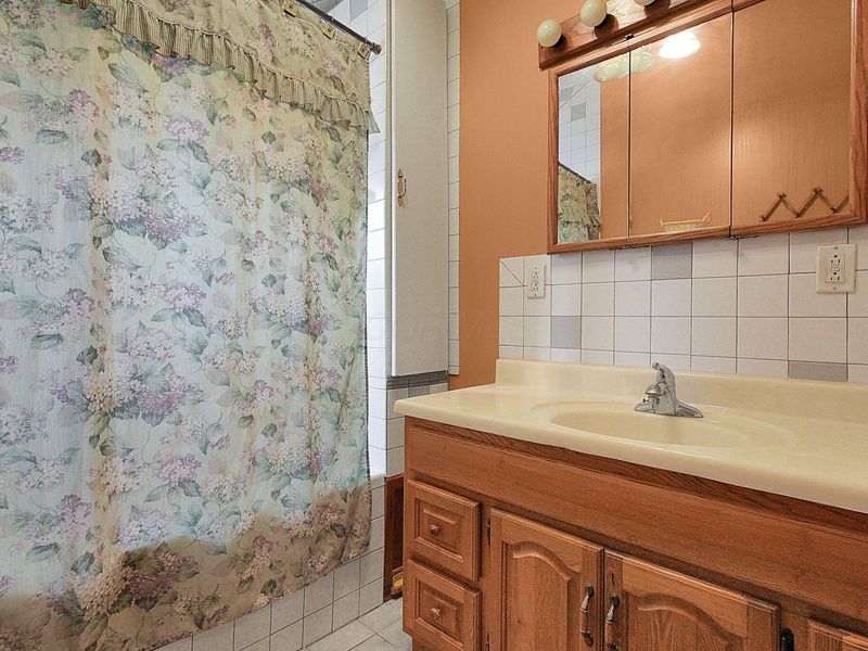 1258 Hart Road , Columbus, OH 43223 Photo 12