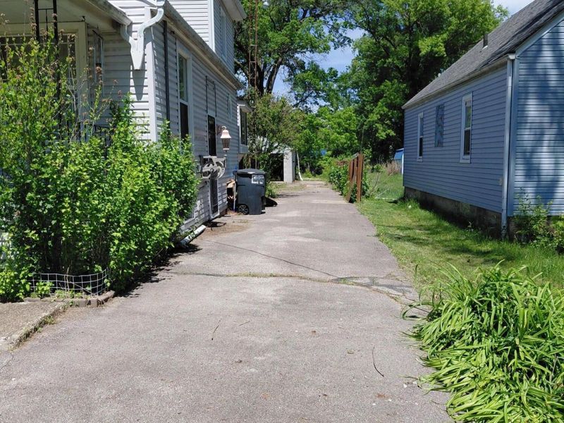 1258 Hart Road , Columbus, OH 43223 Photo 5