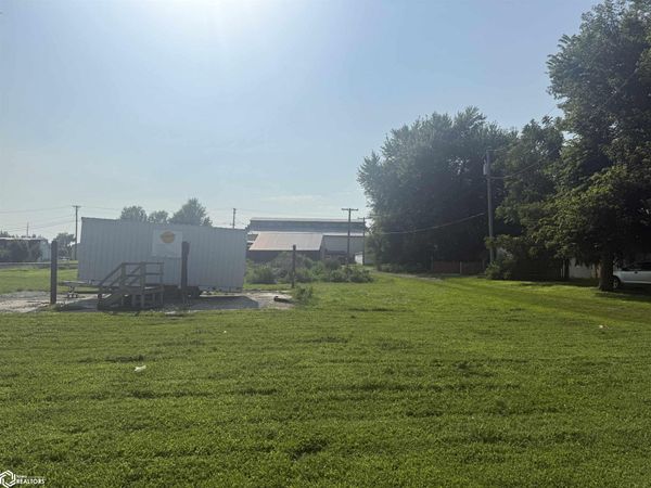 201 Hall, Tama, IA 52339