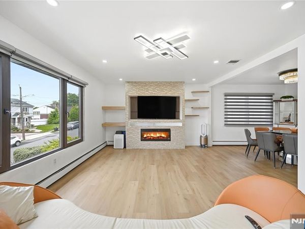 55 17th Avenue, ELMWOOD PARK, NJ 07407