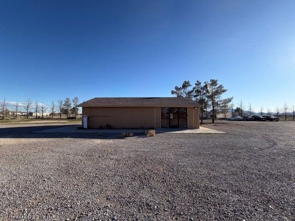 621 W Mesquite Avenue , Pahrump, NV 89060