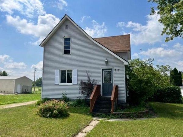 317 Minnesota Avenue E, Sebeka, MN 56477
