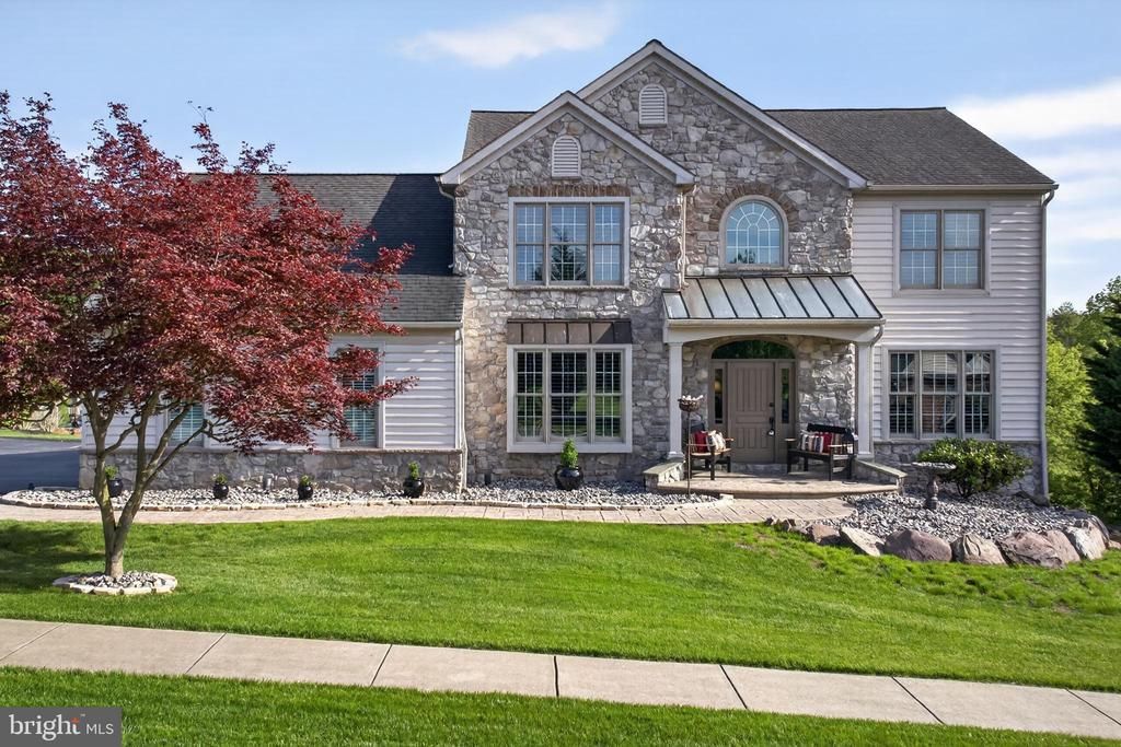 2510 DONLENIK DRIVE , YORK, PA 17402