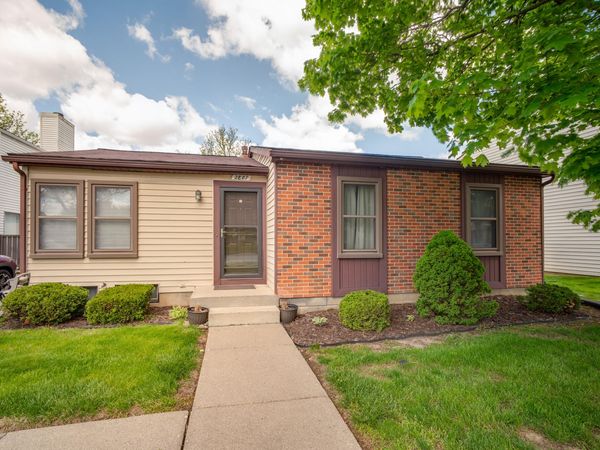 2887 Roundtree Drive, Troy, MI 48083