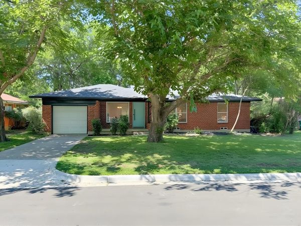 1812 Carlton Street , Denton, TX 76201