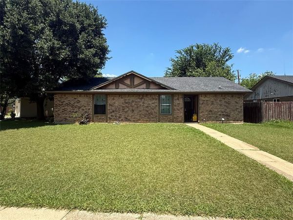 10611 Tandem Trail , Dallas, TX 75217