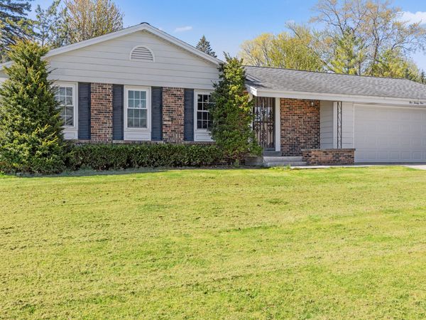 521 W 3rd St, Waldo, WI 53093