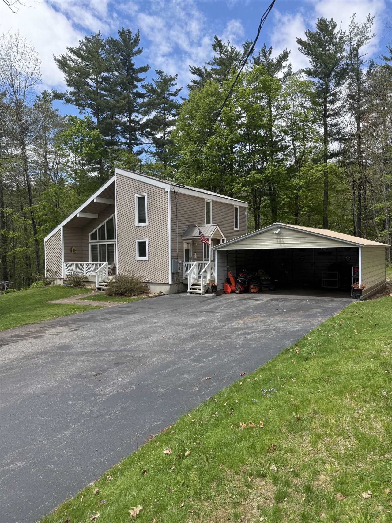 13 Country Road, Hampstead, NH 03826 Main Photo
