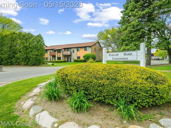7362 Manor Circle, Westland, MI 48185