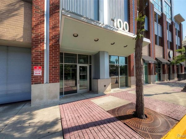 100 W 5TH ST, Royal Oak, MI 48067