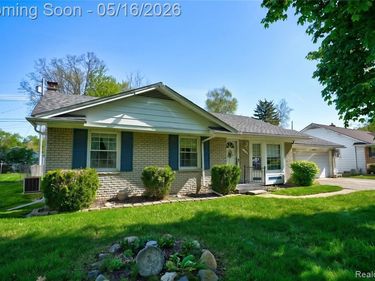 1424 W Judd Road, Flint Twp, MI 48507