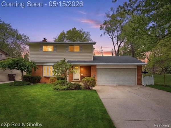 40753 Irval Drive, Sterling Heights, MI 48313