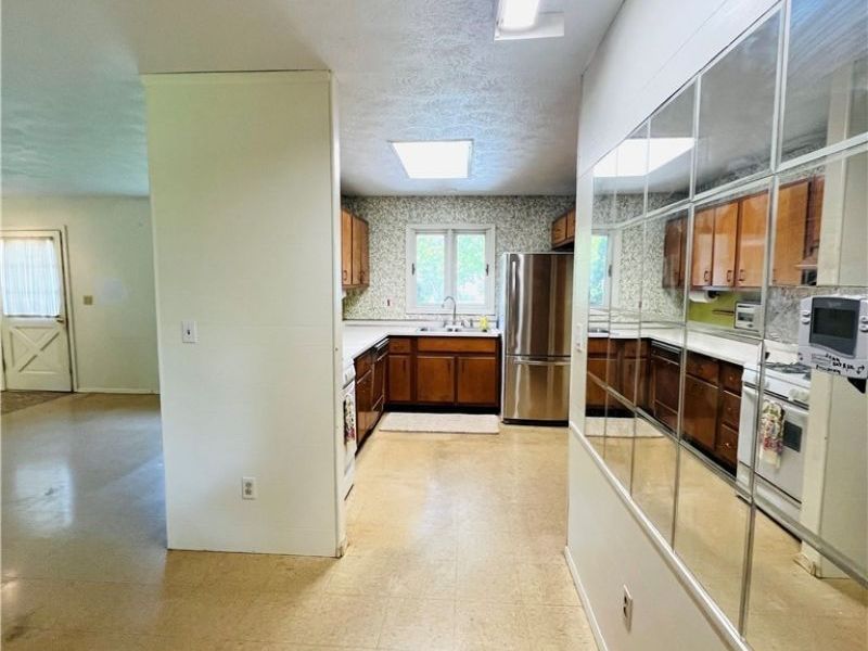 723 Trotter Lane , Berea, OH 44017 Photo 8