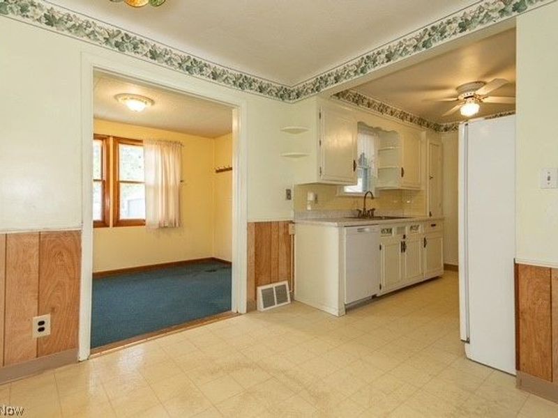 357 E 307th Street, Willowick, OH 44095 Photo 13