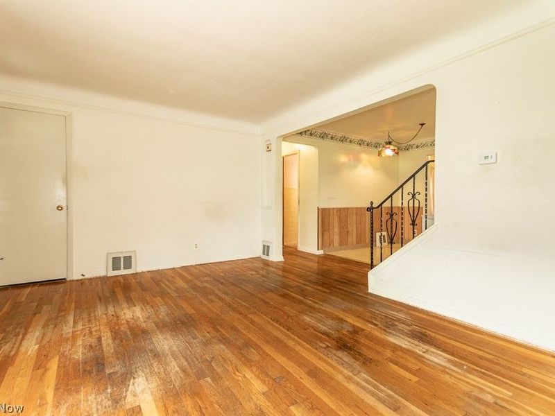 357 E 307th Street, Willowick, OH 44095 Photo 4