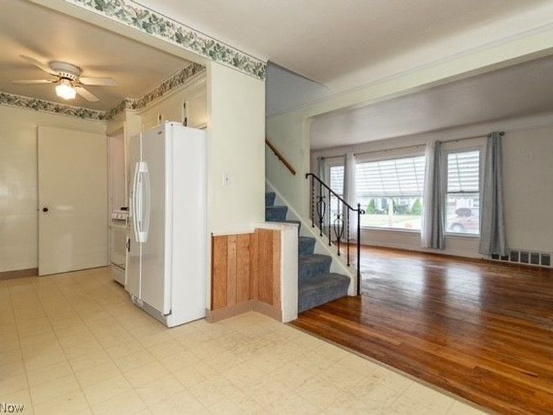 357 E 307th Street, Willowick, OH 44095 Photo 8