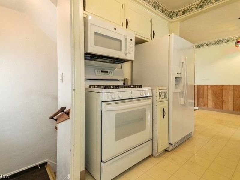 357 E 307th Street, Willowick, OH 44095 Photo 9