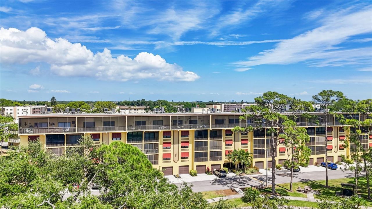 5775 Park Street N, Unit 410, Saint Petersburg, FL 33709 Photo