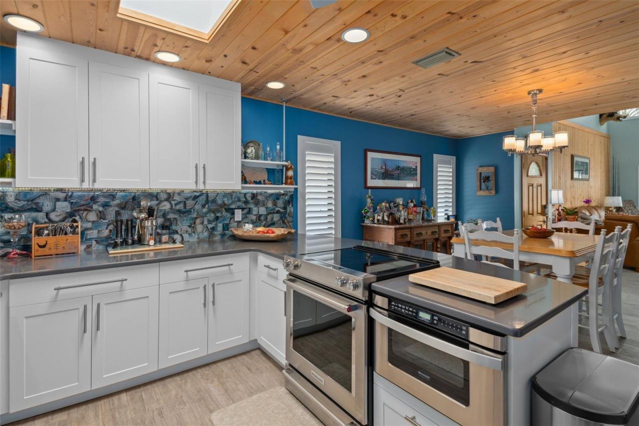 5248 S Riverview Circle , Homosassa, FL 34448 Photo