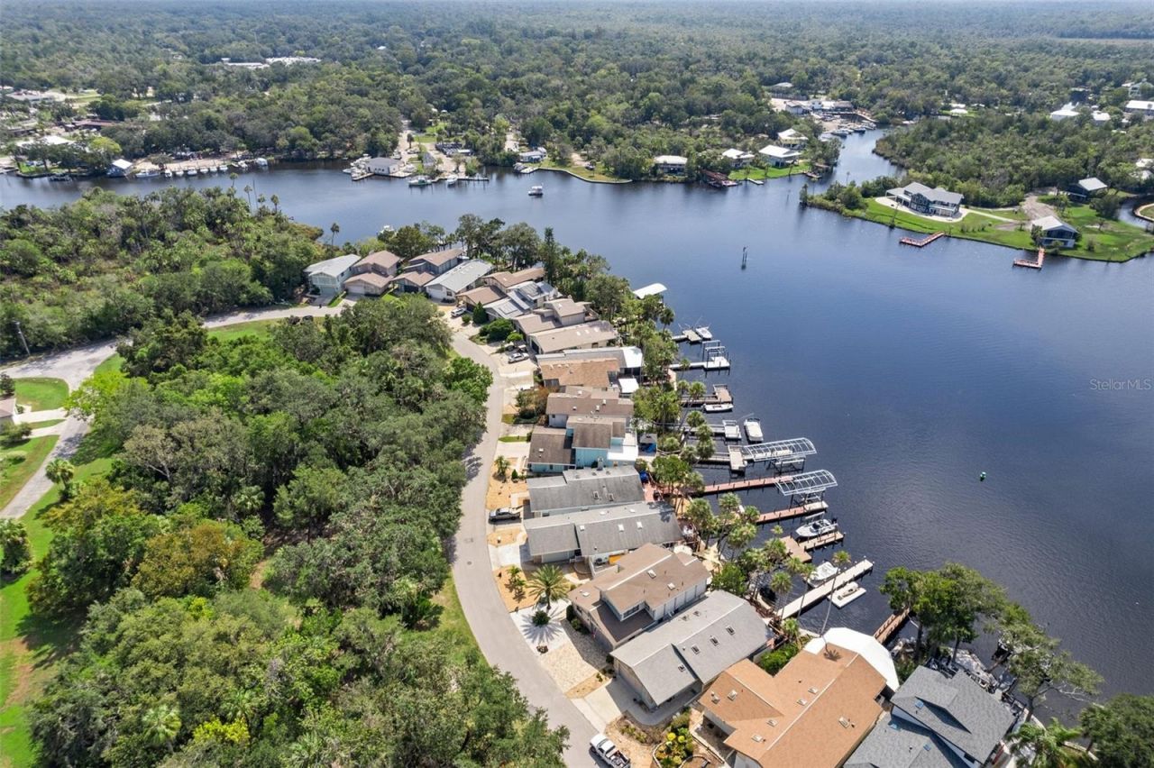 5248 S Riverview Circle , Homosassa, FL 34448 Photo