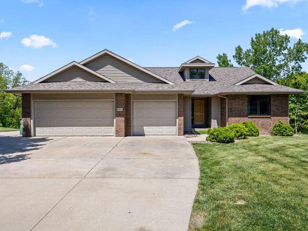 935 Woodland Drive, Carlisle, IA 50047