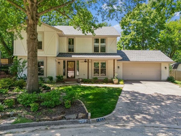 1625 Cherokee Hills Drive, Bartlesville, OK 74006