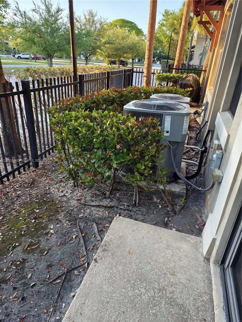 3329 NW 11th Ave , Unit 3329, Pompano Beach, FL 33064 Photo