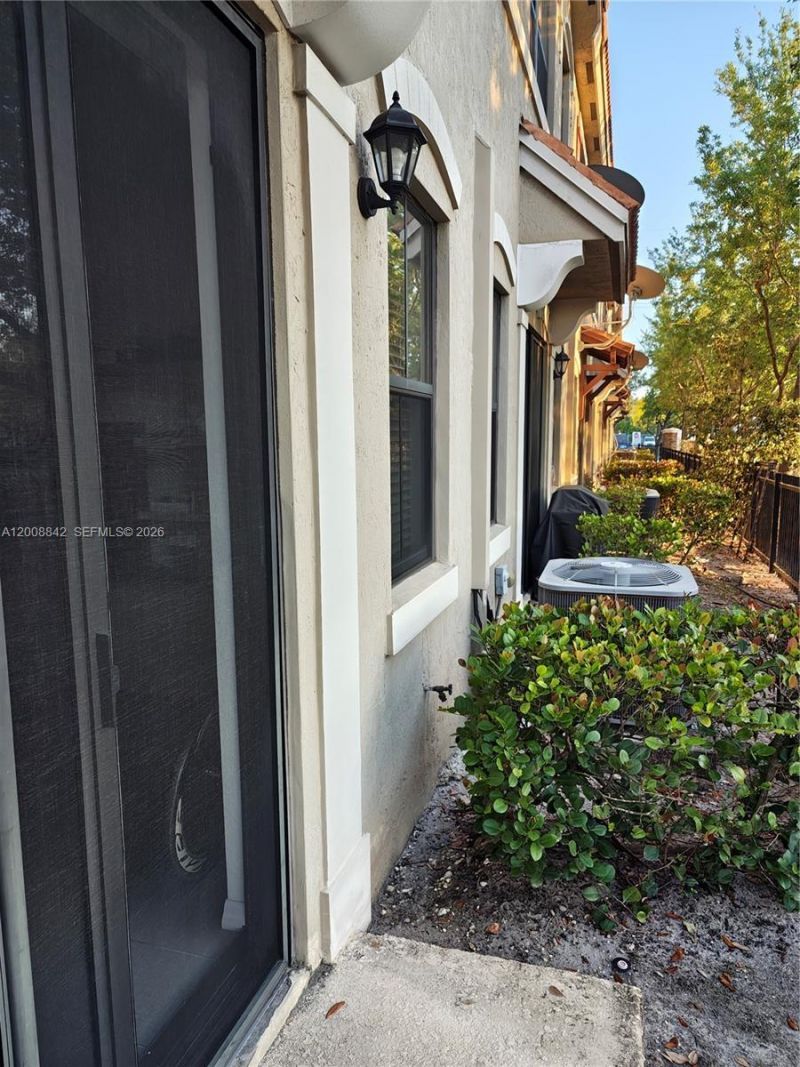 3329 NW 11th Ave , Unit 3329, Pompano Beach, FL 33064 Photo