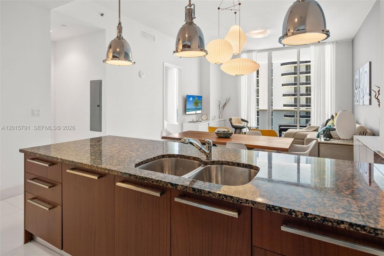 15901 Collins Ave, Unit 3302, Sunny Isles Beach, FL 33160 Photo