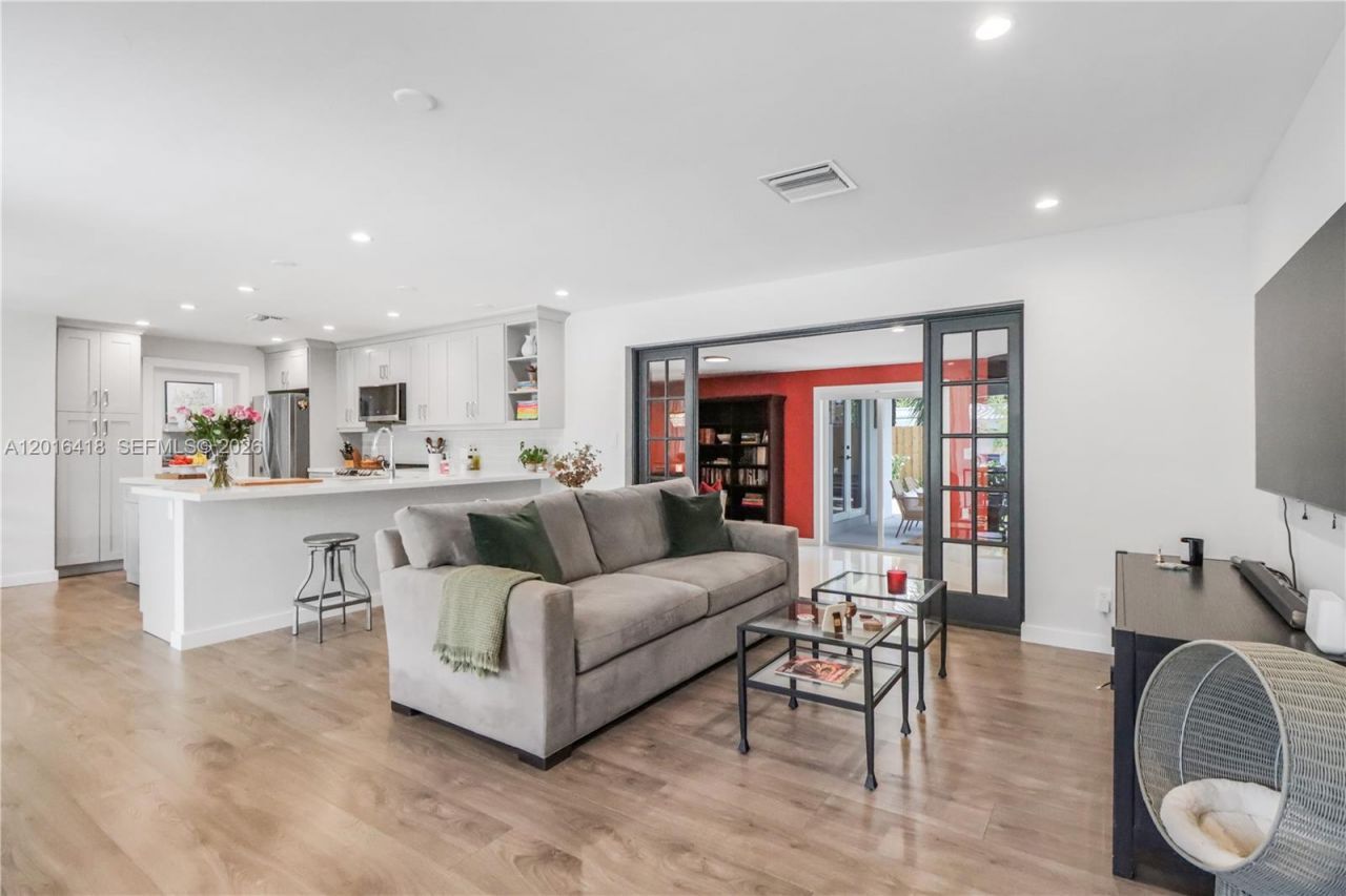 1705 NE 24th St, Wilton Manors, FL 33305 Photo