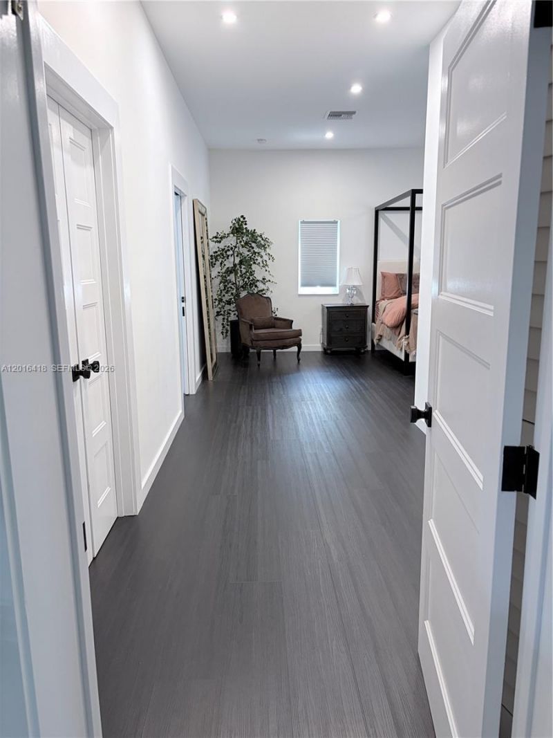1705 NE 24th St, Wilton Manors, FL 33305 Photo