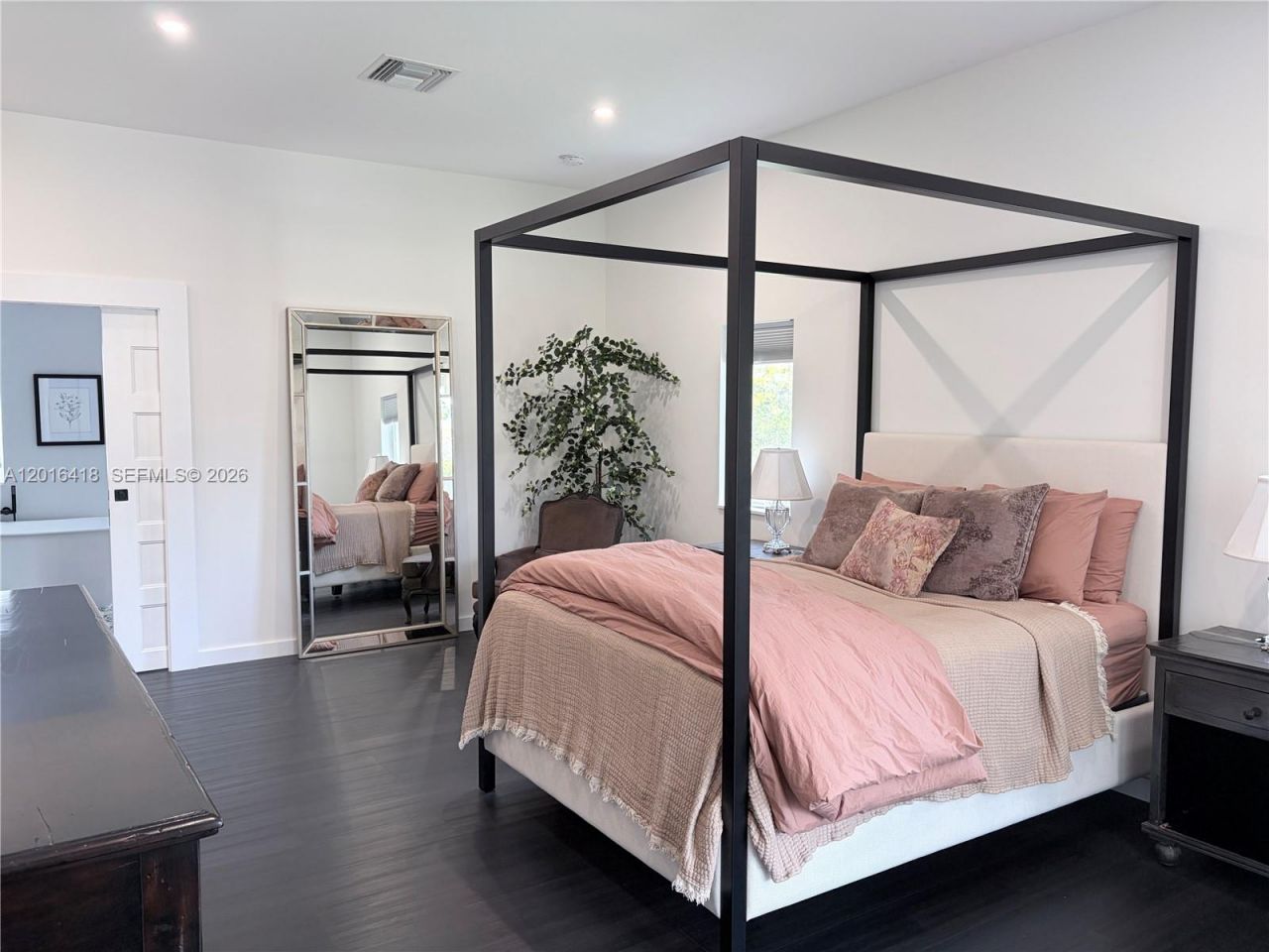 1705 NE 24th St, Wilton Manors, FL 33305 Photo