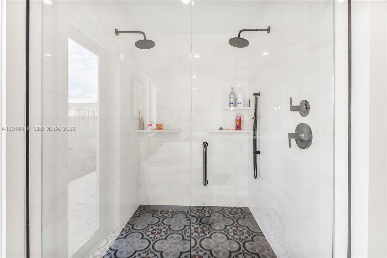 1705 NE 24th St, Wilton Manors, FL 33305 Photo