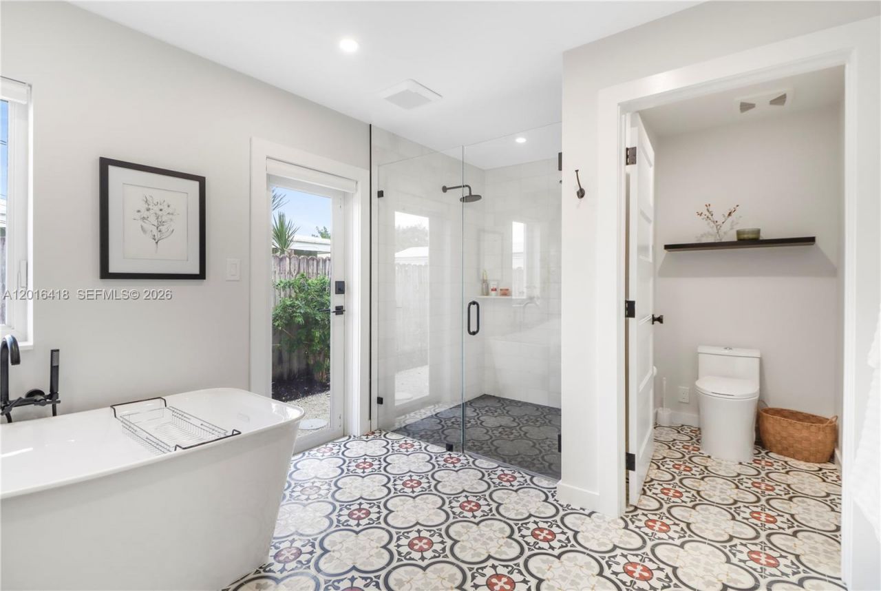 1705 NE 24th St, Wilton Manors, FL 33305 Photo