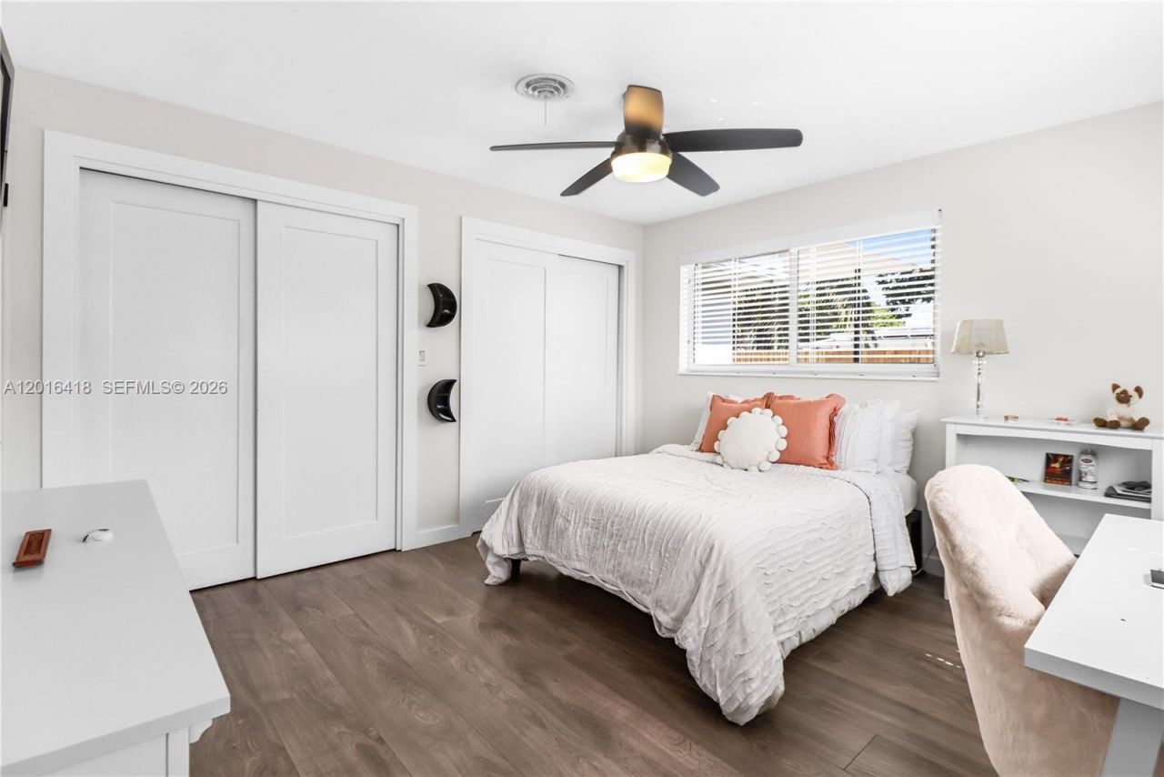 1705 NE 24th St, Wilton Manors, FL 33305 Photo