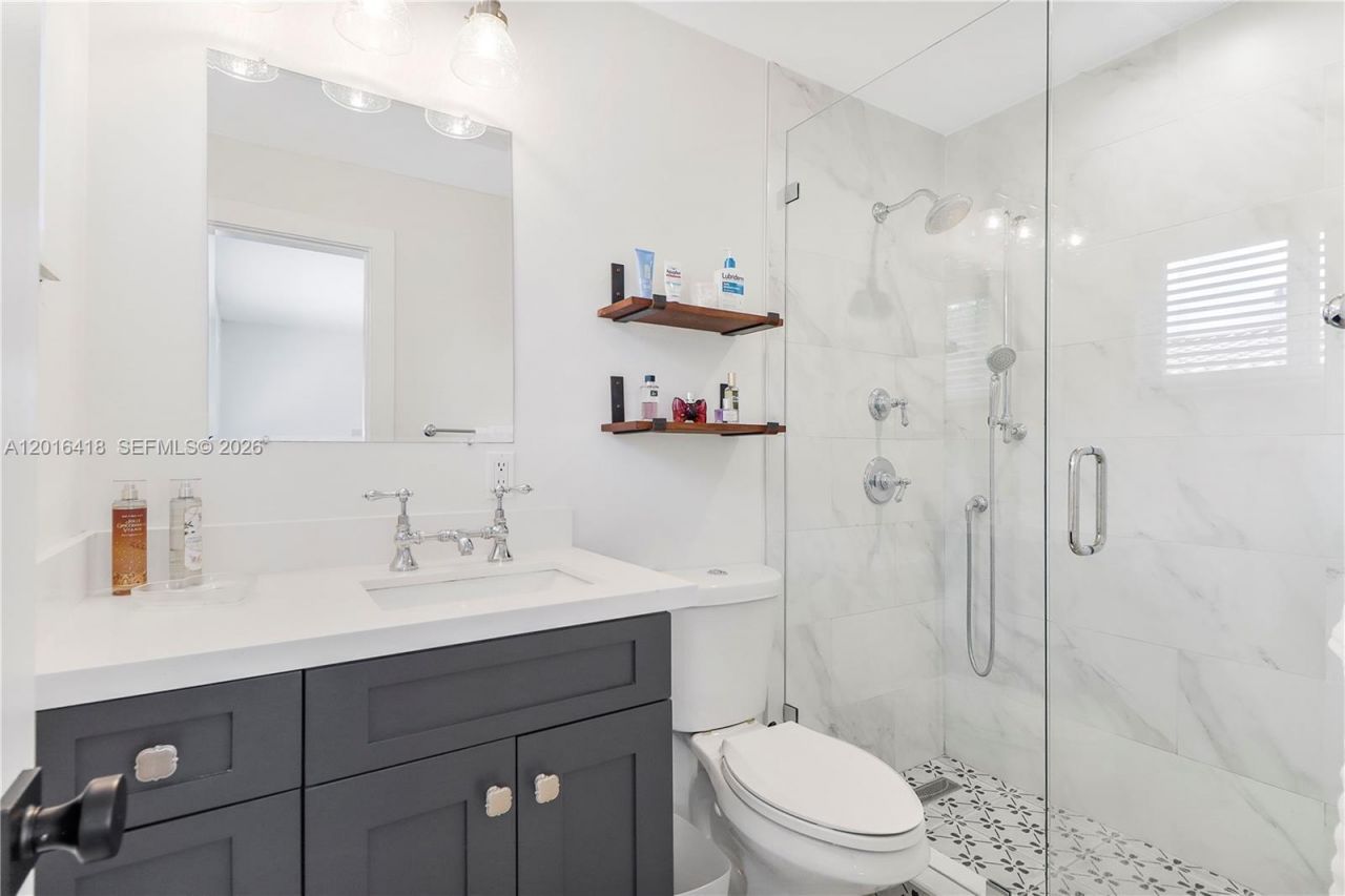 1705 NE 24th St, Wilton Manors, FL 33305 Photo