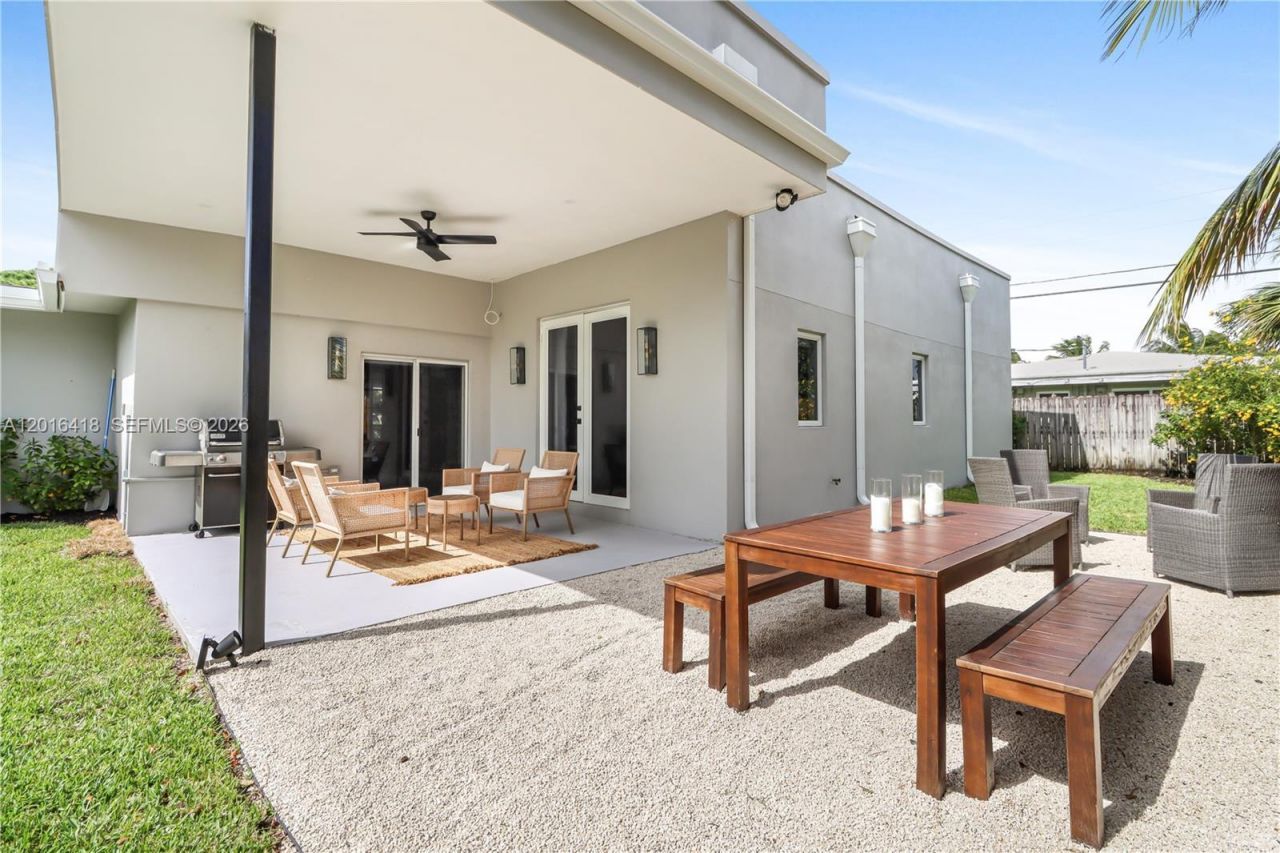 1705 NE 24th St, Wilton Manors, FL 33305 Photo