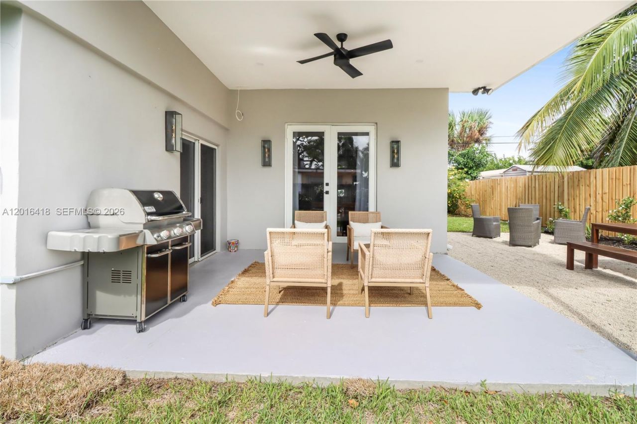 1705 NE 24th St, Wilton Manors, FL 33305 Photo