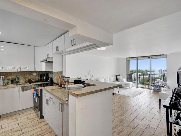 7850 Byron Ave , Unit 702, Miami Beach, FL 33141