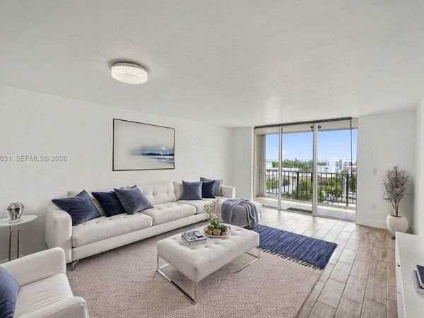 7850 Byron Ave, Unit 702, Miami Beach, FL 33141